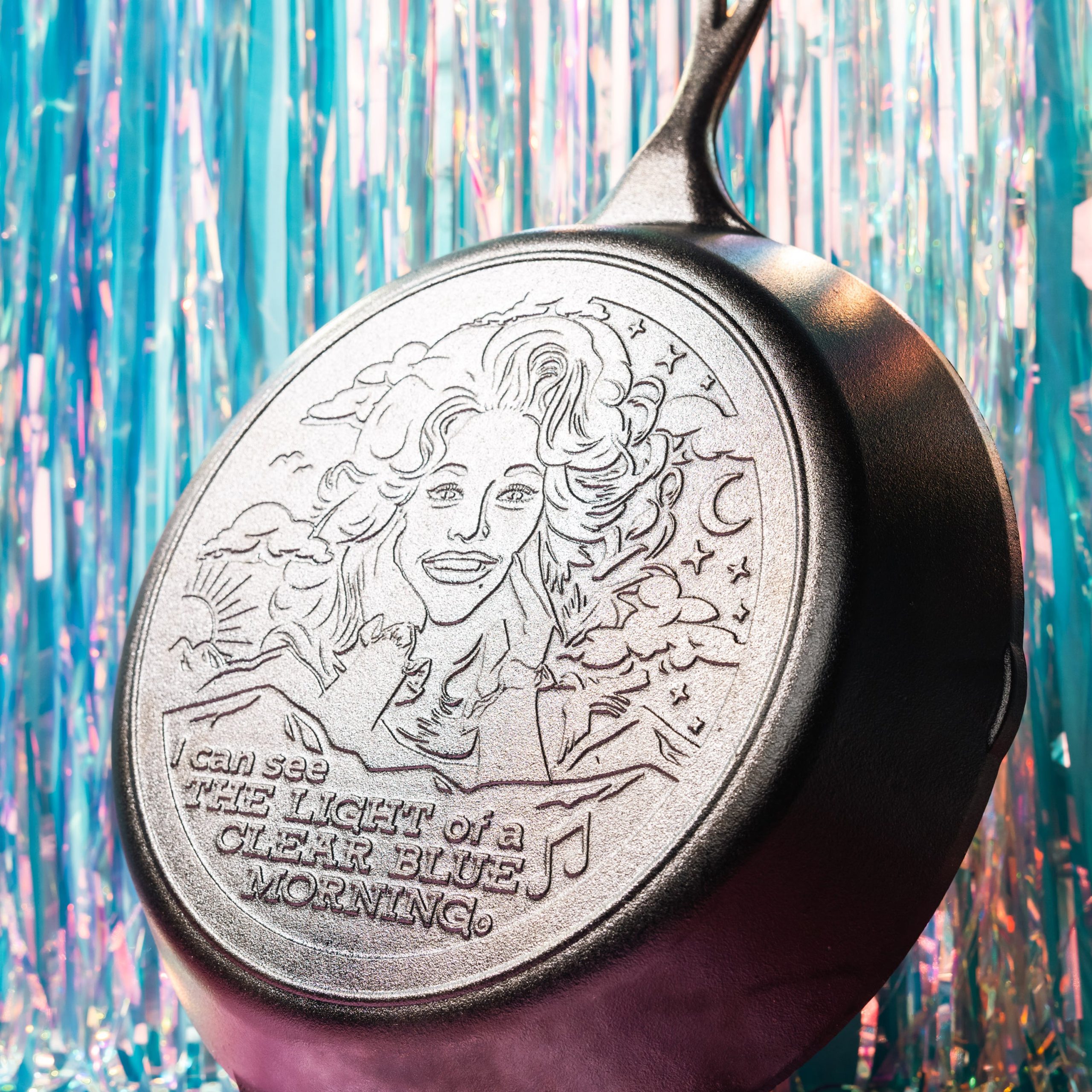 13.25 Inch Light of a Clear Blue Morning Dolly Parton Skillet - Image 4