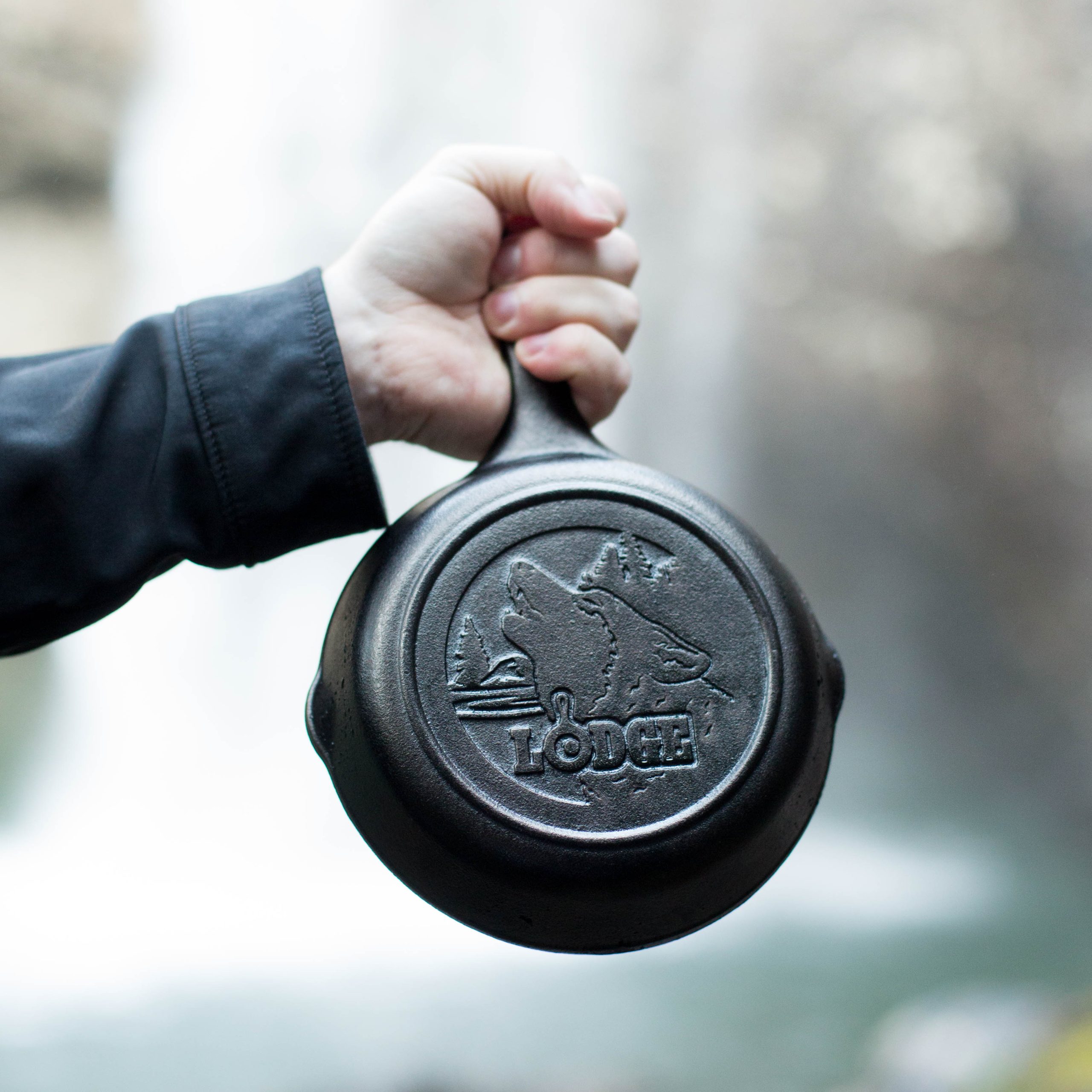 Wildlife Series? 6.5 Inch Cast Iron Wolf Skillet